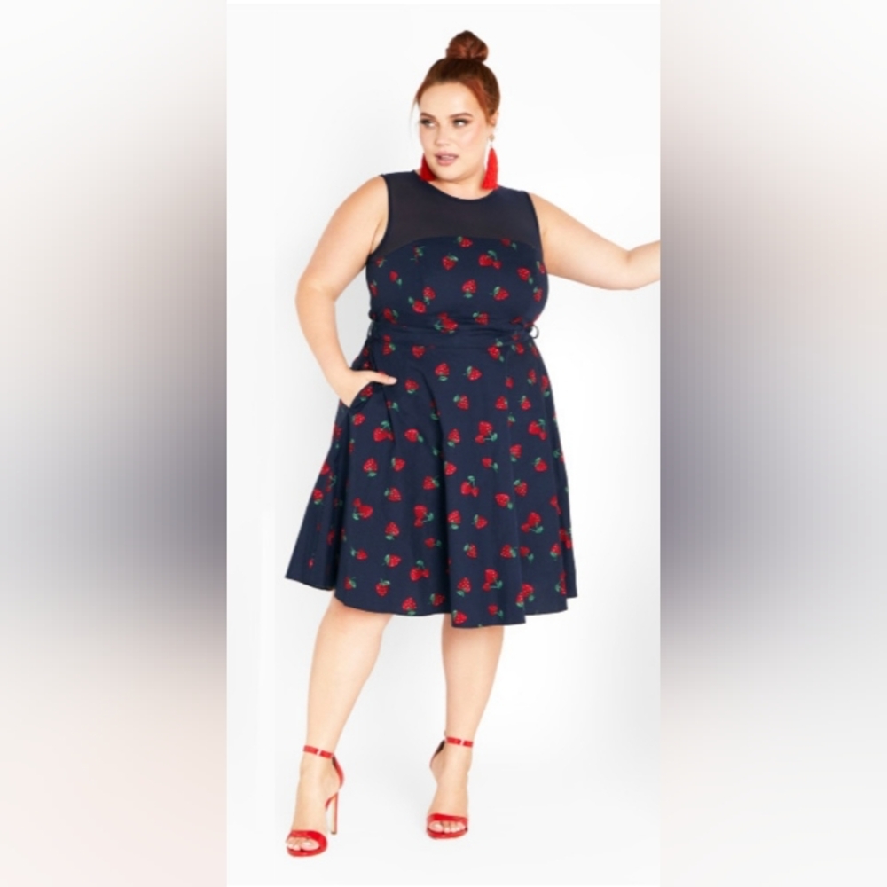 NWT City Chic Navy Blue w/ Strawberry Print Lightweight Molly Dress Size L 20 - Picture 2 of 4
